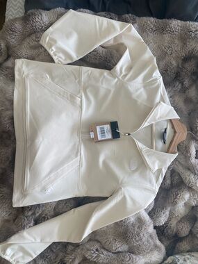 BRAND NEW ｜ The North Face Women's Cream Quarter-Zip Pullover